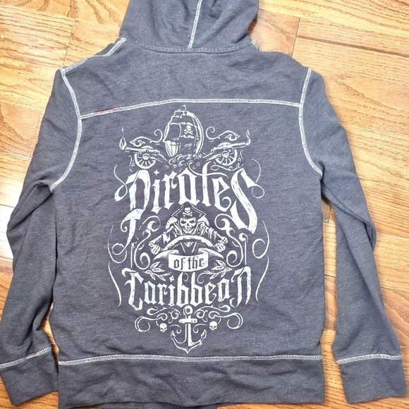 DISNEY PARKS PIRATES OF THE‎ CARIBBEAN SMALL HOODIE JACKET - Picture 1 of 8